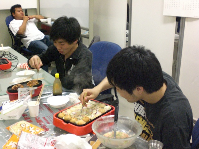 lab-party-20110622b.jpg