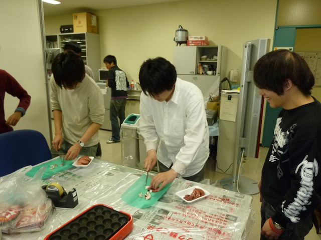 lab-party-20111110a.jpg lab-party-20111110a.jpg