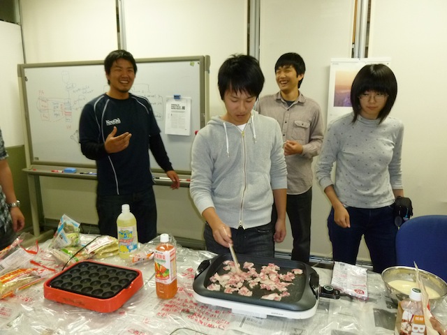 lab-party-20111110b.jpg lab-party-20111110b.jpg